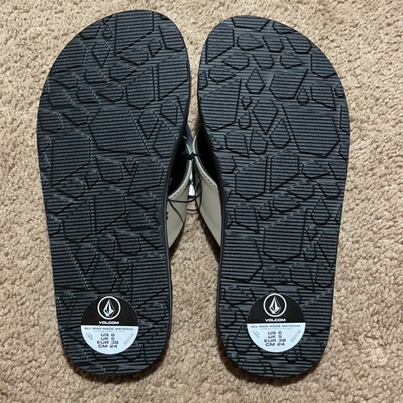 Volcom flip flops - Picture 3 of 4